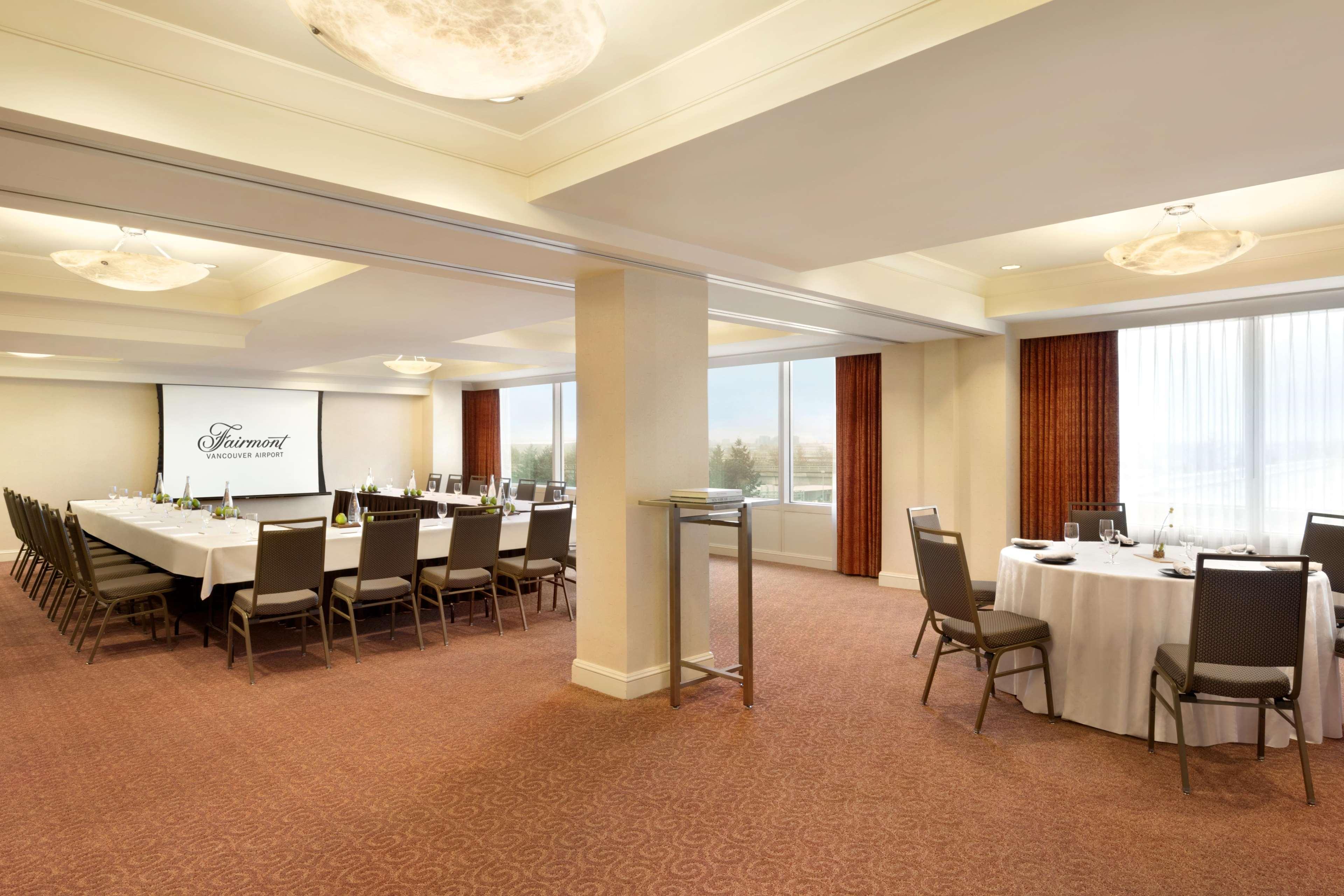 Fairmont Vancouver Airport In-Terminal Hotel Ричмонд Экстерьер фото Meeting room