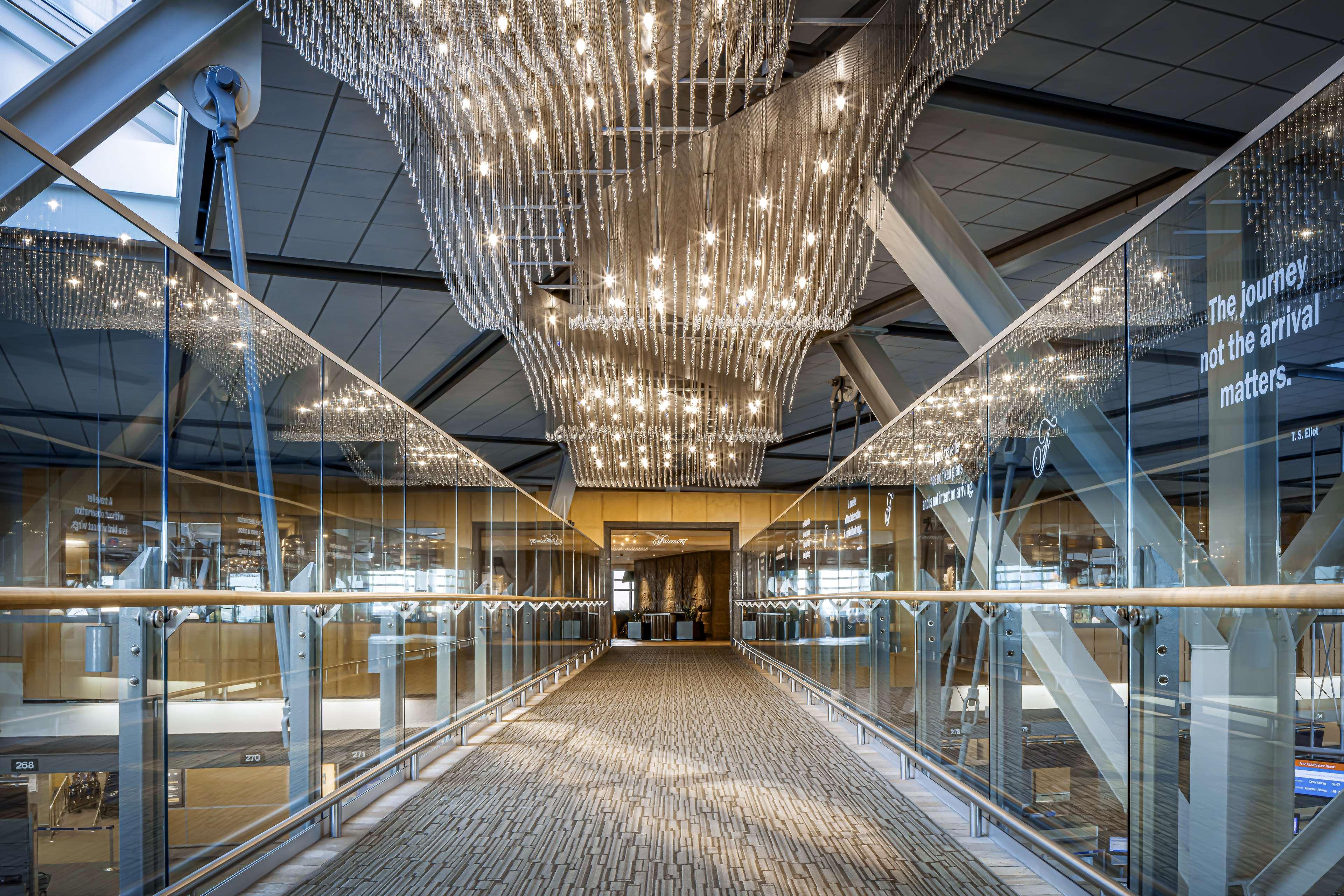 Fairmont Vancouver Airport In-Terminal Hotel Ричмонд Экстерьер фото The interior of the new terminal